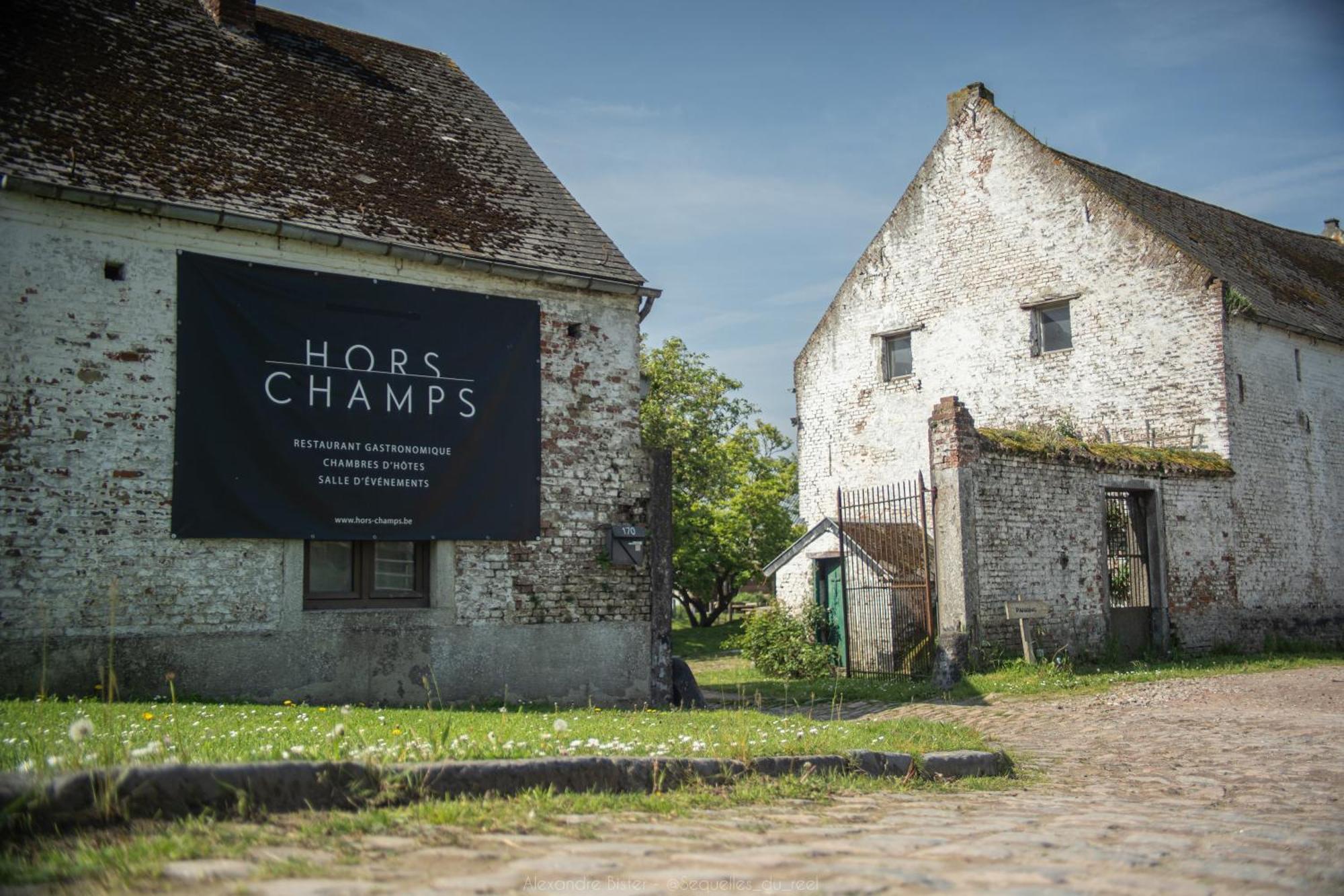 Hors-Champs Hotel Gembloers Buitenkant foto